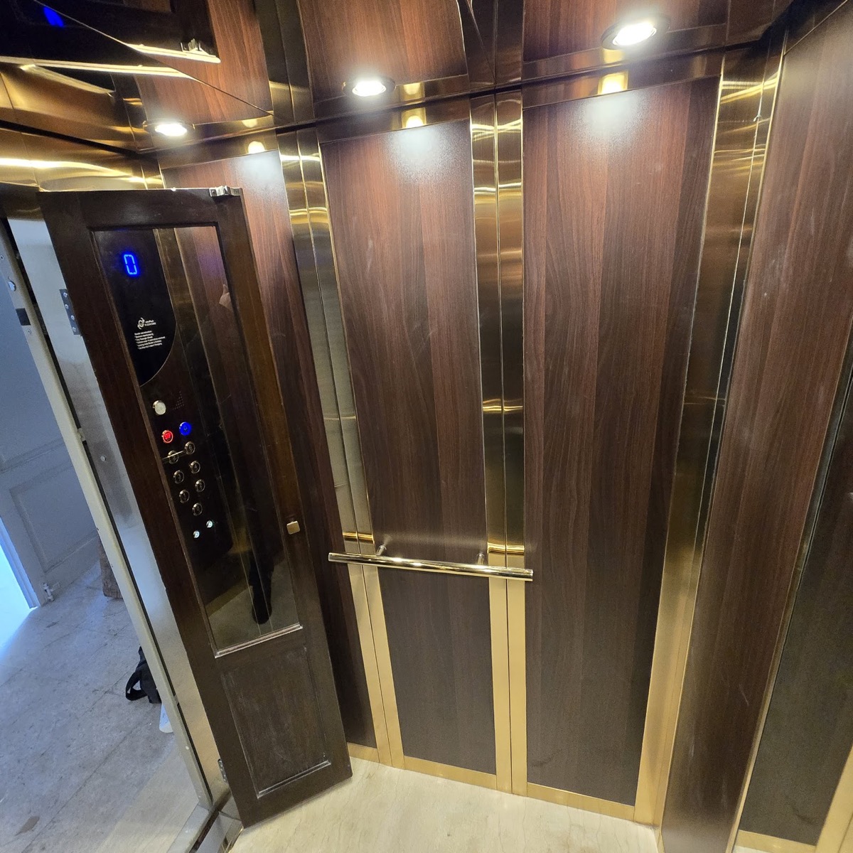 مدينة جاردينيا (10 مصاعد)